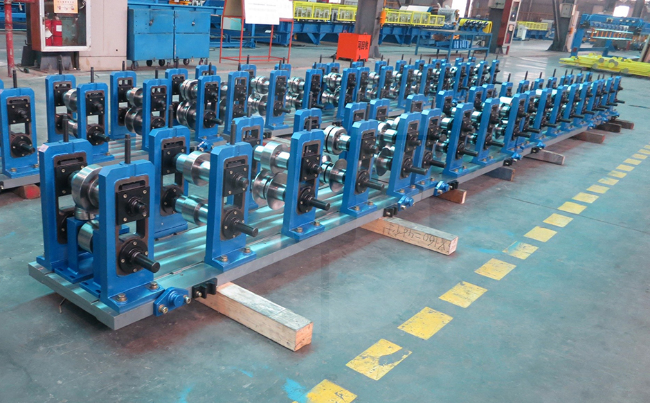 Forming system: cassette type<br/>(one line able to produce 2+ products)