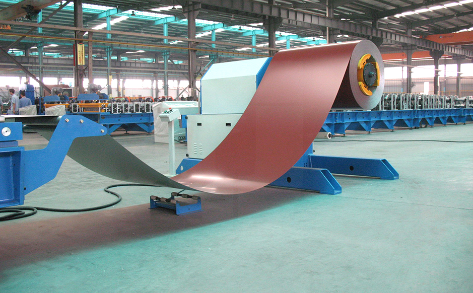Auto-decoiler with ultrasonic control<br/>(Capacity: 5T with built-in hydraulic system)