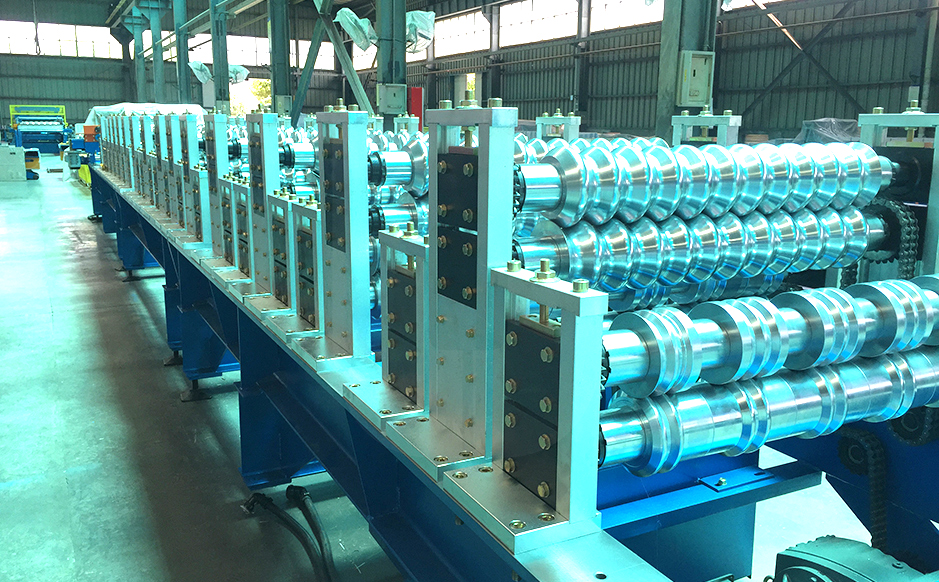 Supporting system of forming rollers