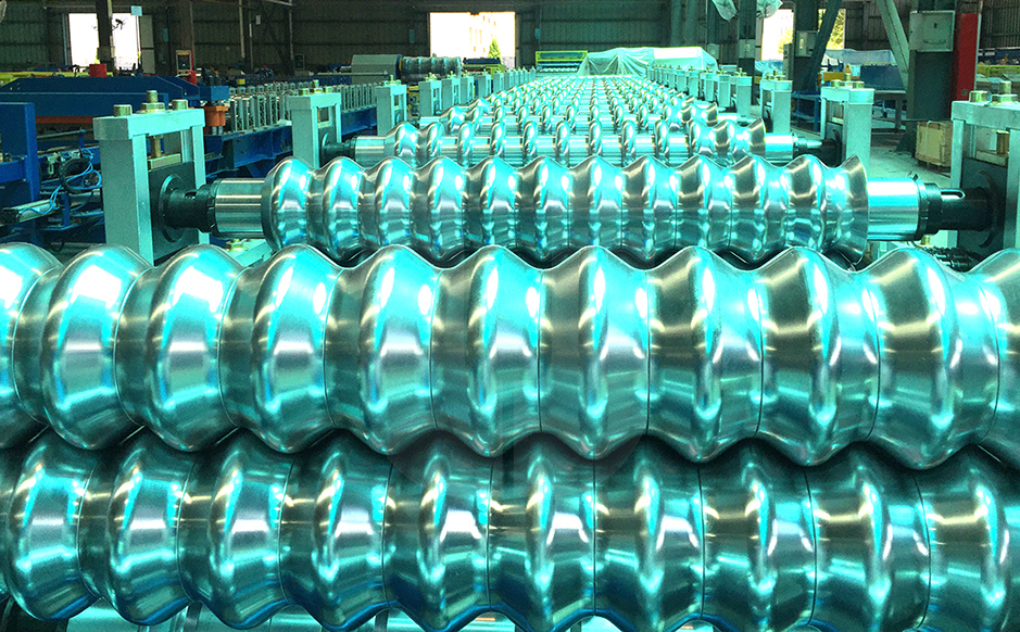 Forming system for corrugated profile