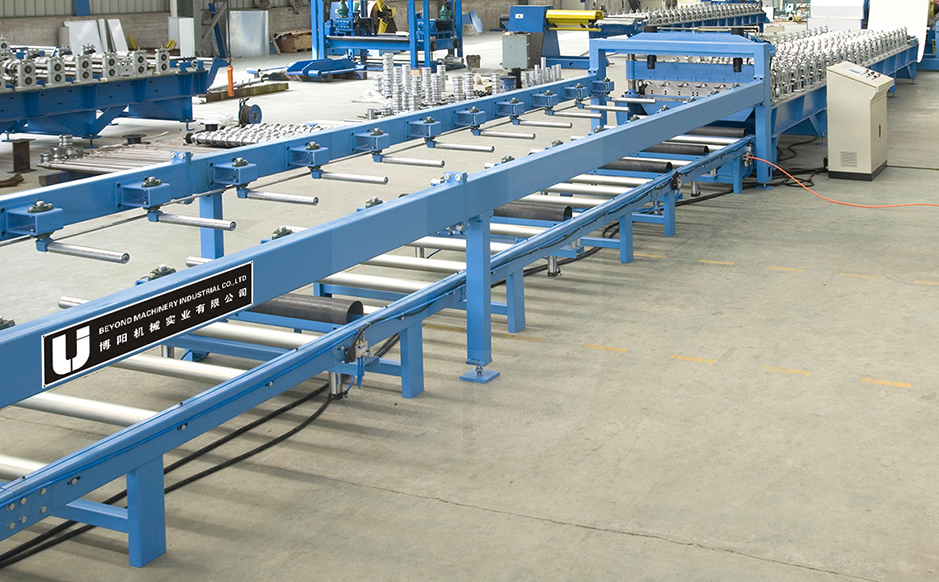 Auto-palletizing: longitudinal discharge