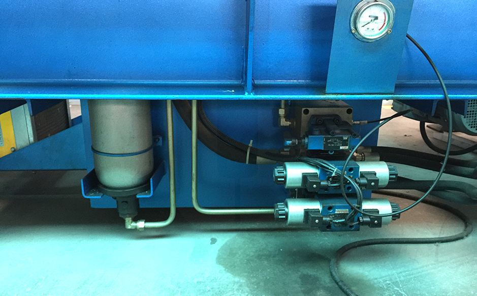 Energy storage device for quick cutting
