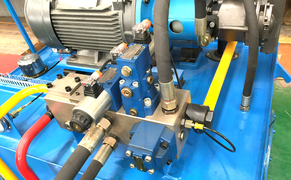 Optimized hydraulic system<br/>(Neat appearance and much more durable)