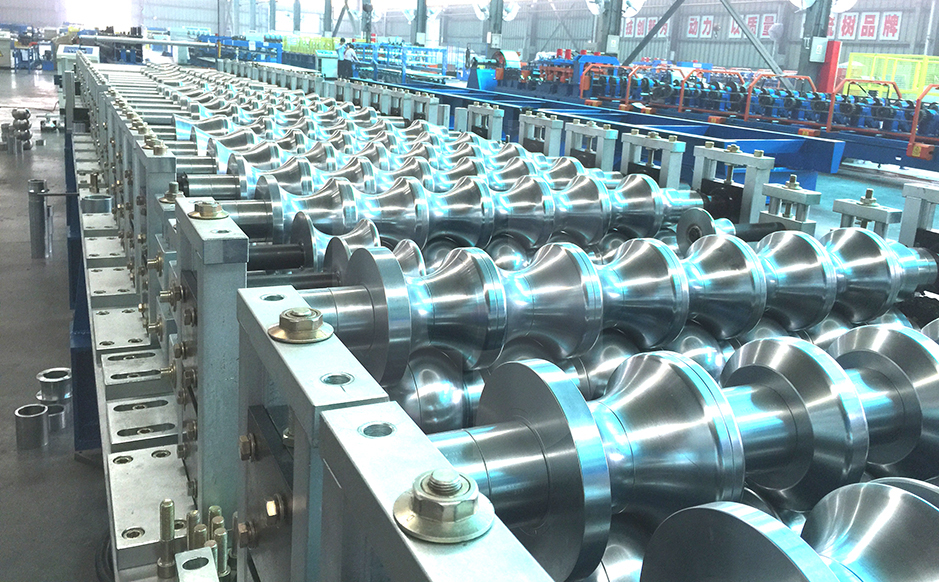 Forming system for roofing profile