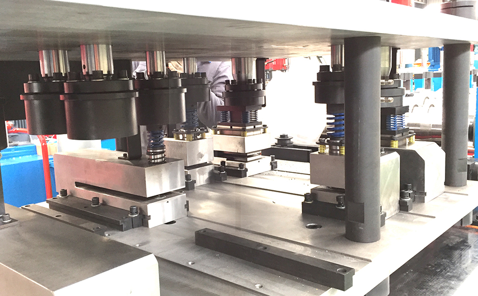 Unique punching system<br/>(much more RELIABLE and easy to maintain)
