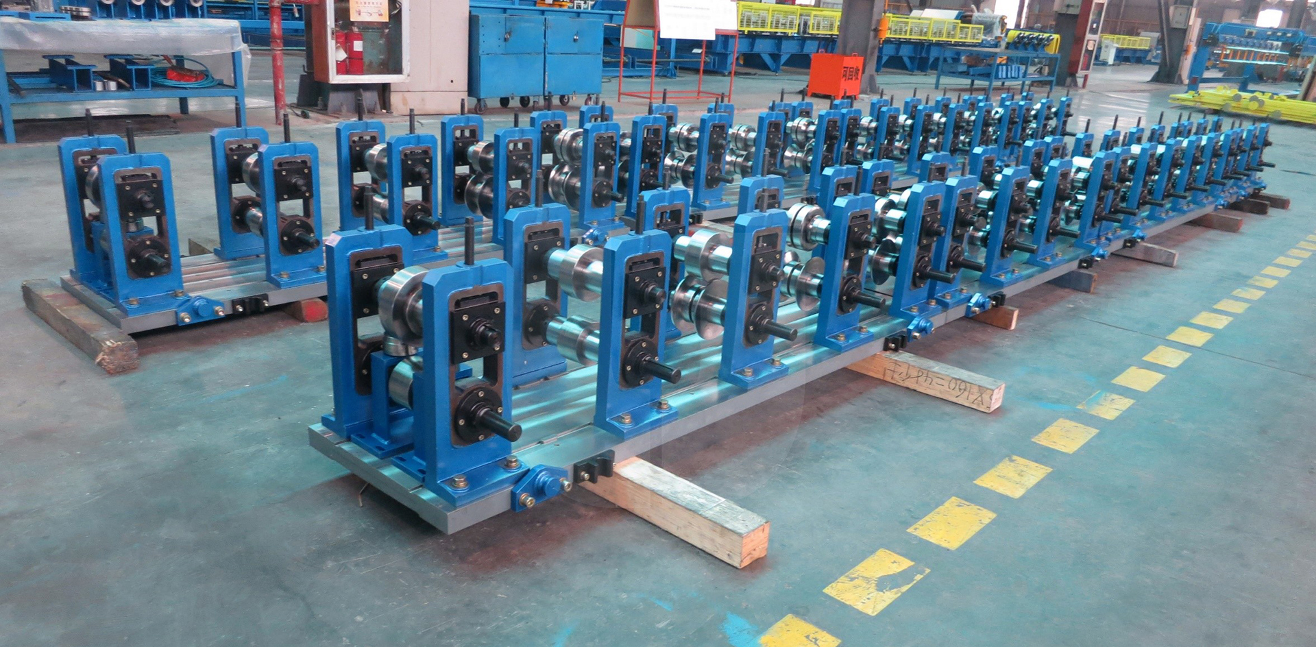 Unique forming DESIGN with Cassette Quick Changing system and ONE line able to produce 2+ products