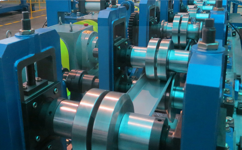 Unique material selection for forming rolls: D2(Die steel with HIGH Wear Resistance ≥59HRC)