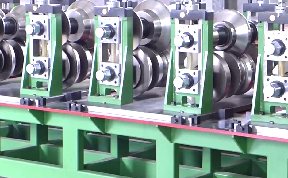 Unique material selection for forming rolls: D2(Die steel with HIGH Wear Resistance ≥59HRC)