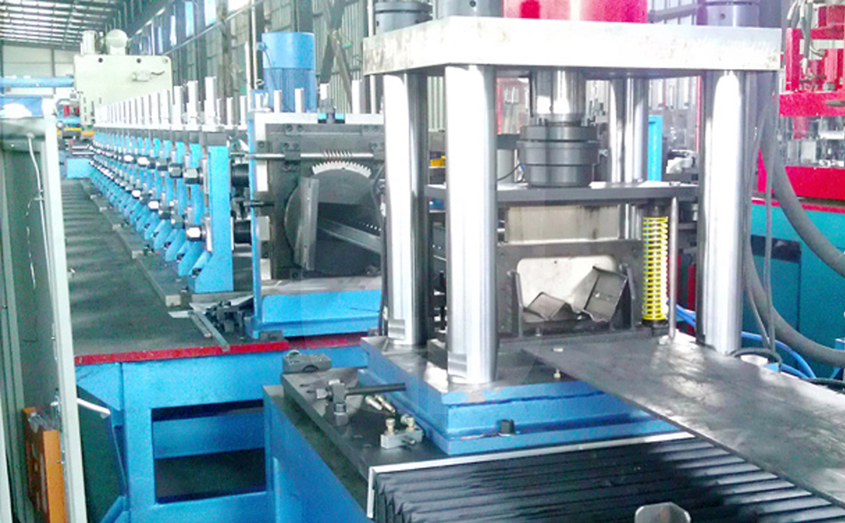 Unique non-stop post cutting