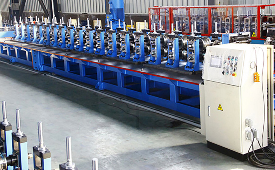 Unique forming DESIGN with Cassette Quick Changing system and ONE line able to produce 2+ products
