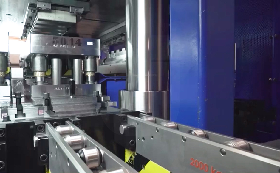 Unique punching system<br/>(with quick changing structure of punching dies)