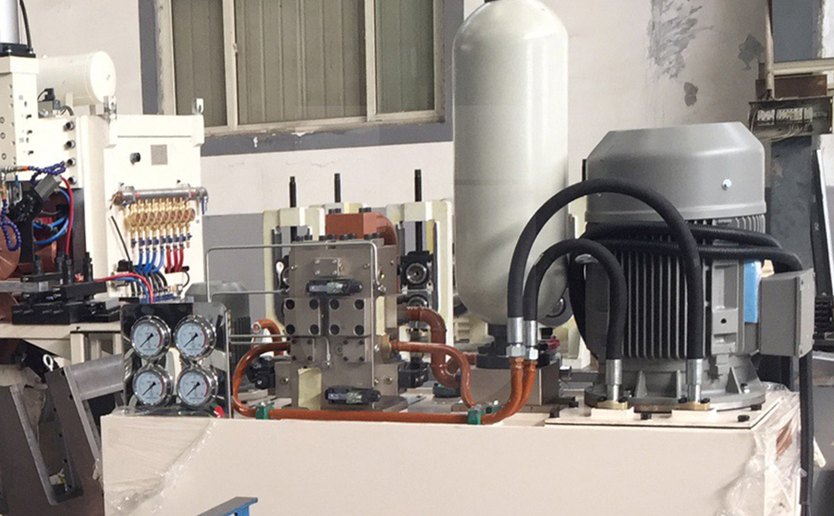 Optimized hydraulic system<br/>(much more Reasonable pipeline and Neat appearance)