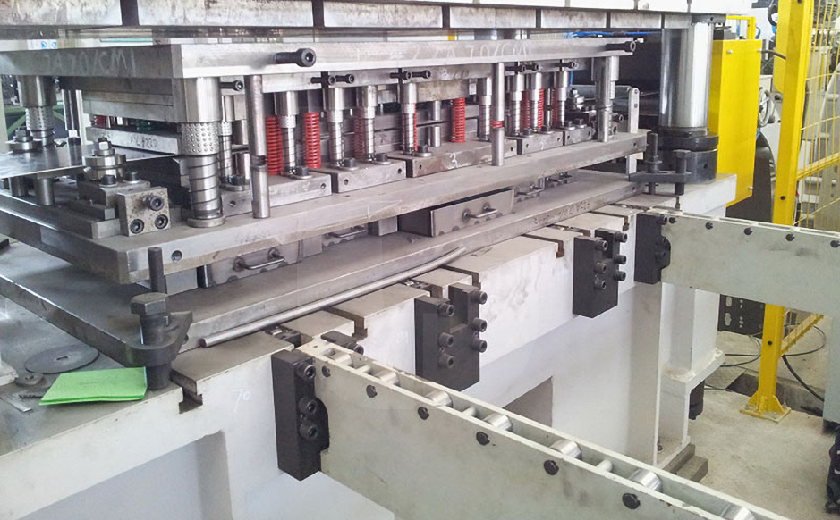 Unique punching system<br/>(punching dies with service life of 5million times)
