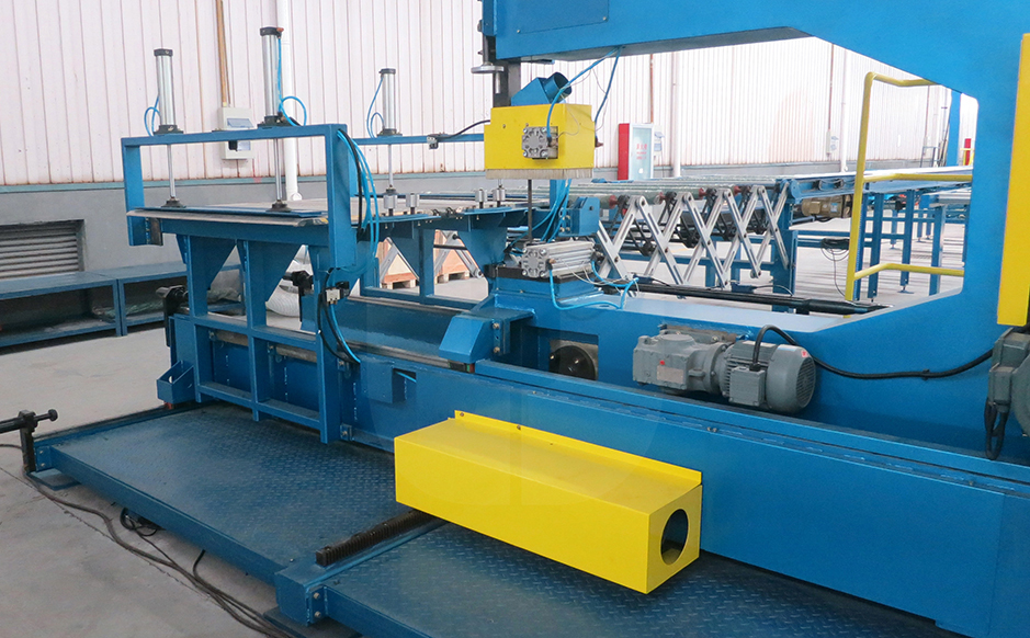 Saw cutting