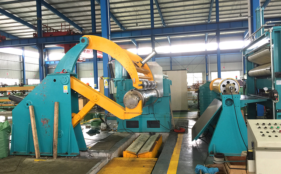 Auto-recoiler with separators